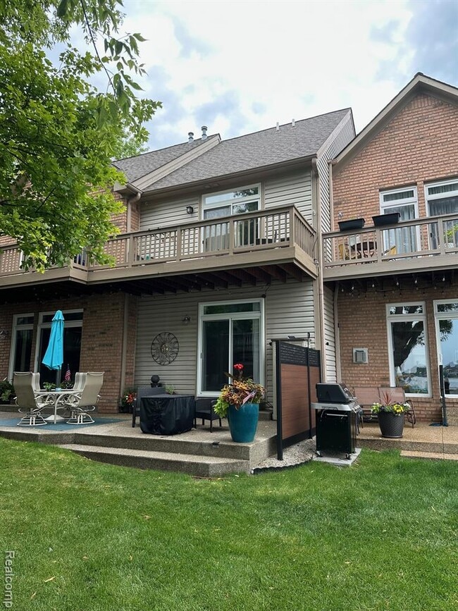 Building Photo - 40 Park Island Dr