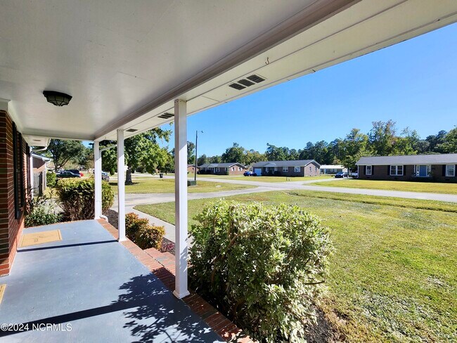 Building Photo - 114 Craven Dr