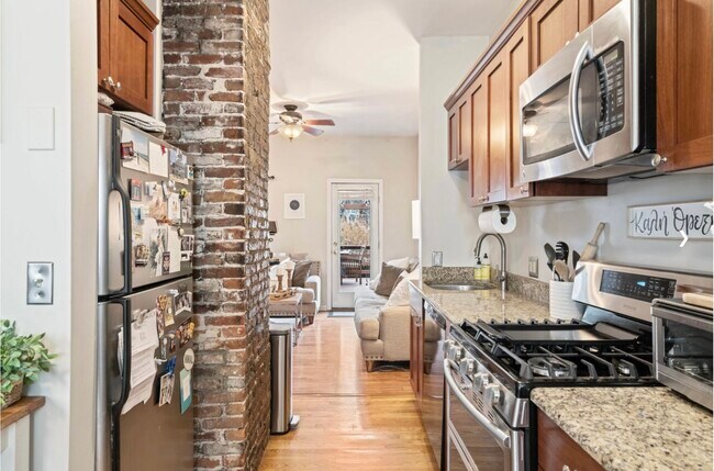 Foto del edificio - 506 E 8th St
