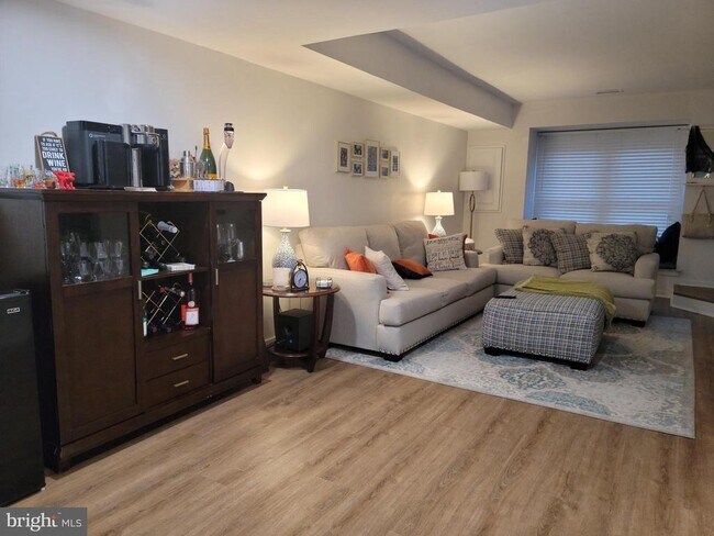 Foto del edificio - 5002 Shannon Ct