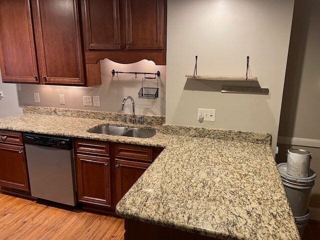 Foto del edificio - 2833 Barmettler St