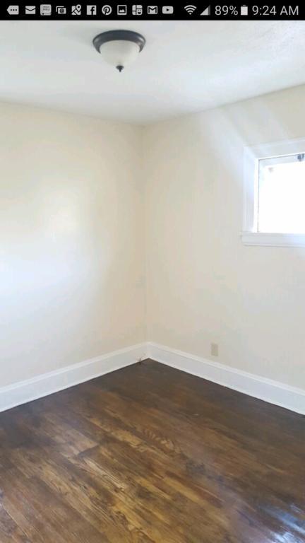 Foto del edificio - 3429 E 114th