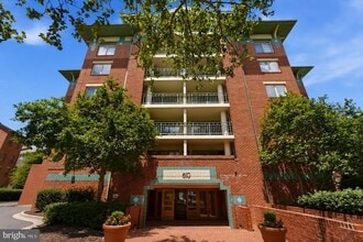Building Photo - 610 N West St