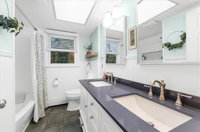 Building Photo - 2251 Pinehurst Rd