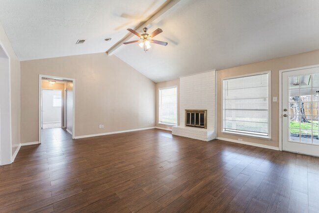 Building Photo - 17311 Seven Pines Dr