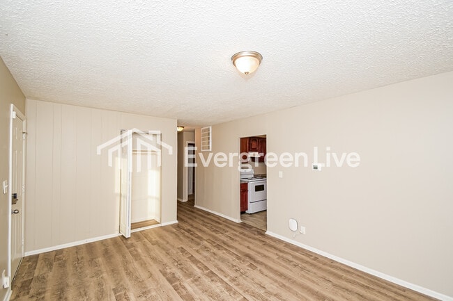 Foto del edificio - 9819 Bishop Ct