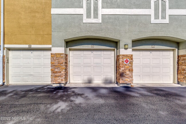 Building Photo - 8539 Gate Pkwy W