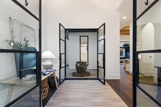 Foto del edificio - 13000 Little Barton Ln