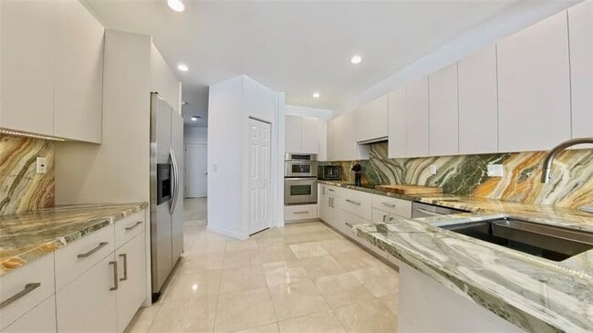 Foto del edificio - 4331 W Tradewinds Ave