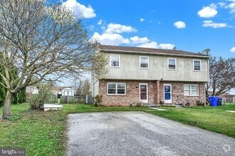 Building Photo - 28 Maple Ave