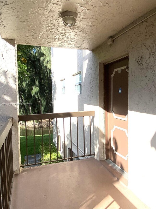 Foto del edificio - 7020 Nova Dr