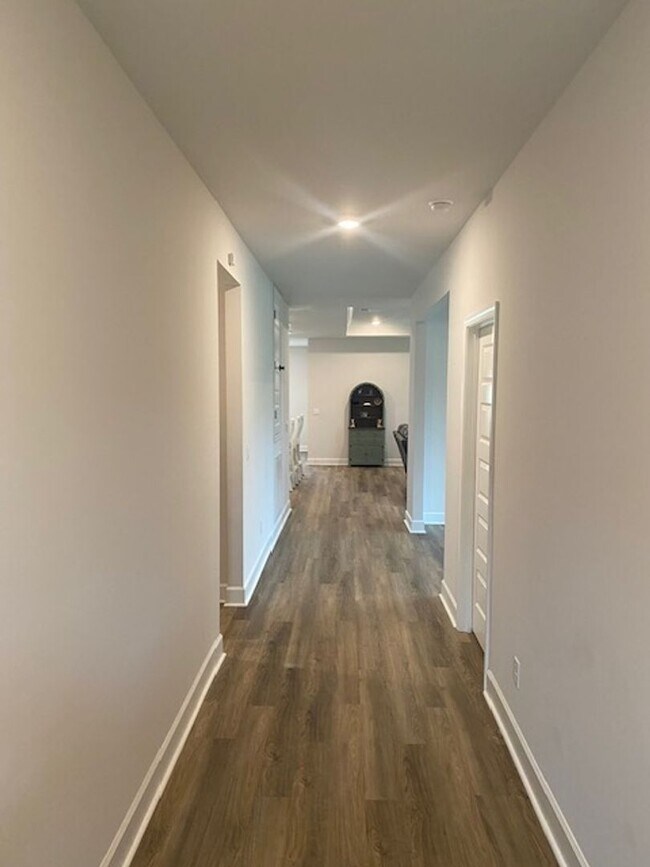 Foto del edificio - 1020 Ballantyne Ln