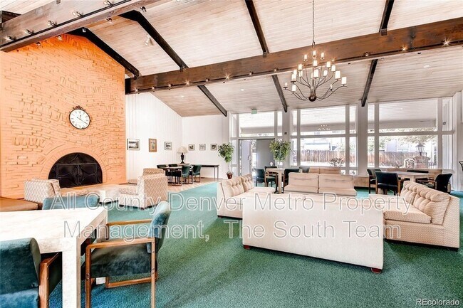 Foto del edificio - 6495 Happy Canyon Rd
