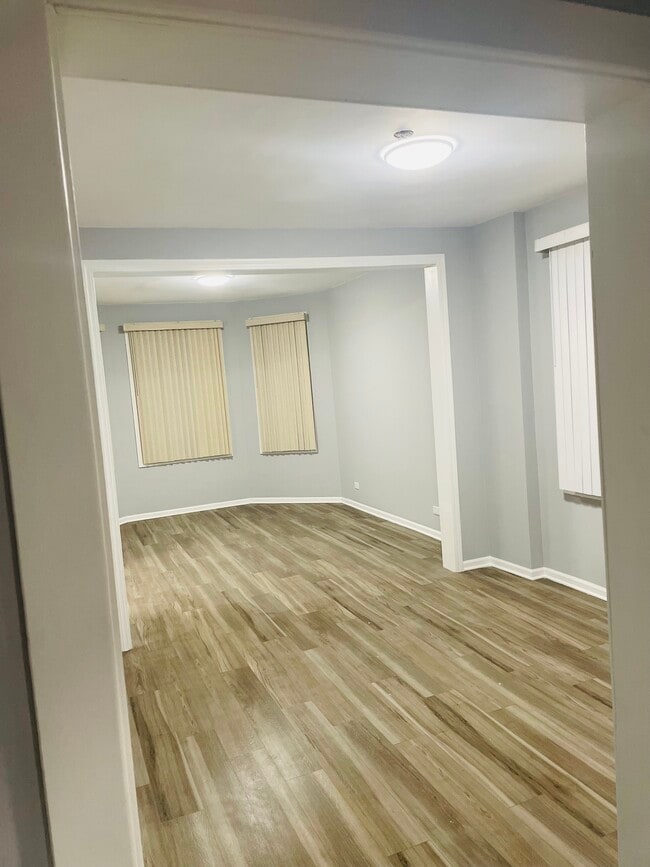 Foto del edificio - 5646 W 22nd Pl