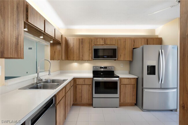 Foto del edificio - 1814 Kings Lake Blvd