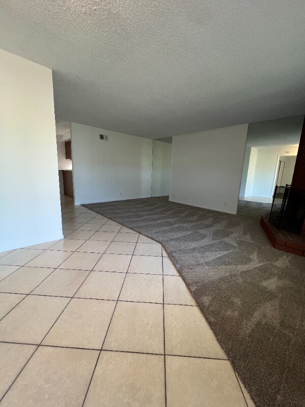 Foto del edificio - 650 Wakeforest St