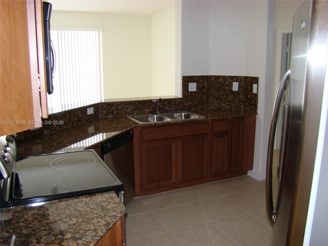 Foto del edificio - 8651 NW 111th Ct