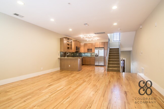 Foto del edificio - 930 S Pearl St