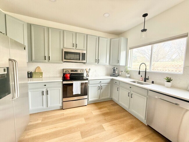 Foto del edificio - 387 Ivory Cir
