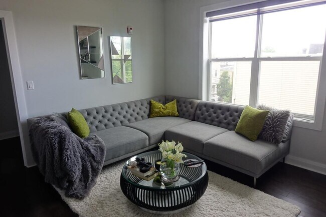 Foto del edificio - 1901 Summit Ave