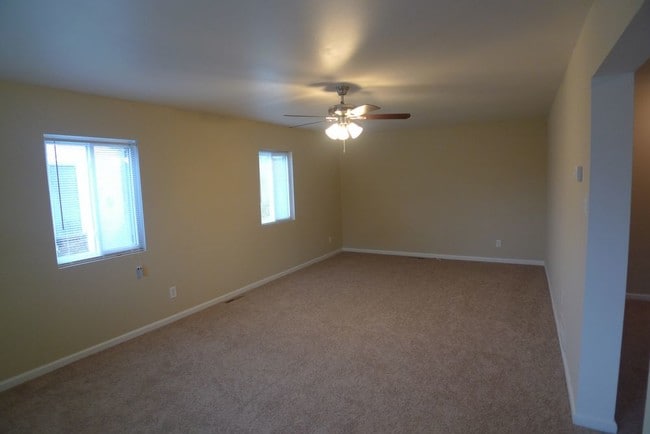 Building Photo - 521 Nimitz Rd