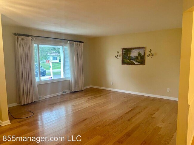 Building Photo - 3 br, 2.5 bath House - 5715 Southward Avenue