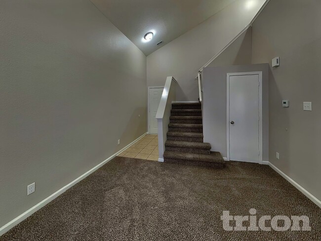 Building Photo - 6750 Kinnerton Dr