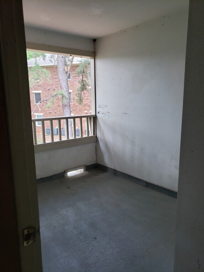 Foto del edificio - West Raleigh. Perfect for Roommates. Walk to NCSU! On Wolfline.