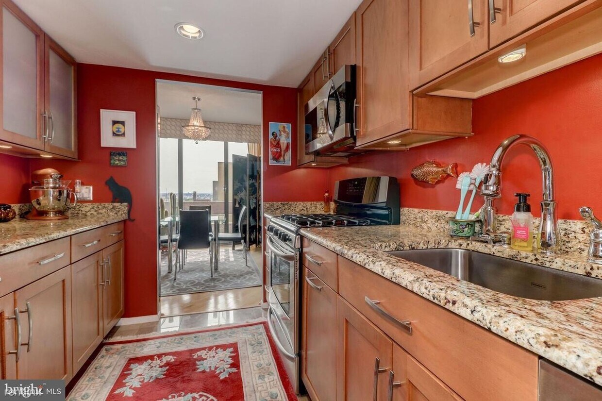 Primary Photo - 1 br, 1 bath Condo - 1326-42 Spruce St #1306
