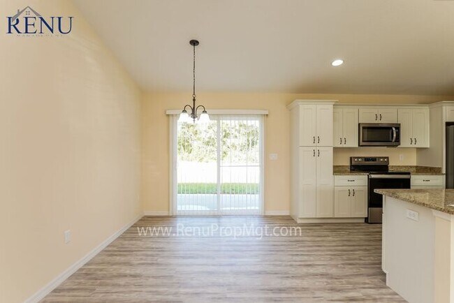 Foto del edificio - Available Now!