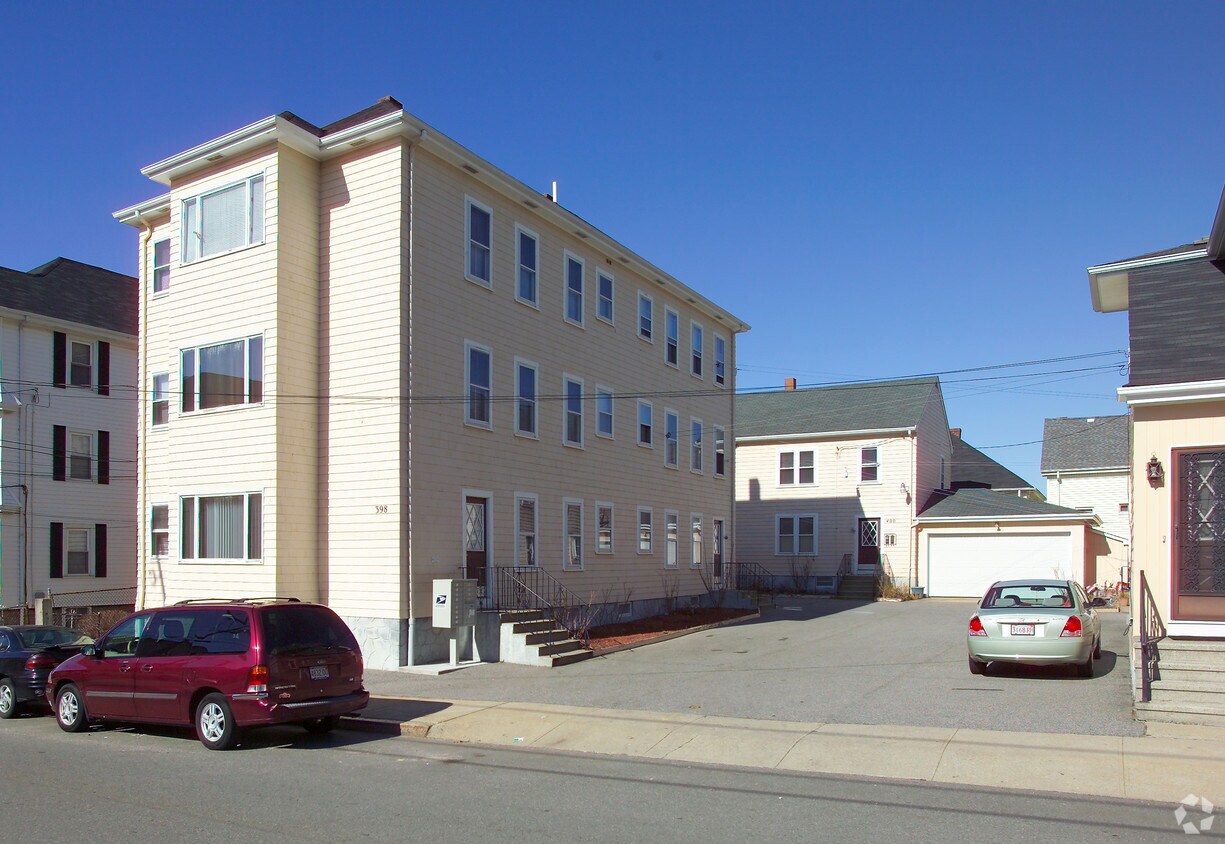 Building Photo - 398 Ferry St