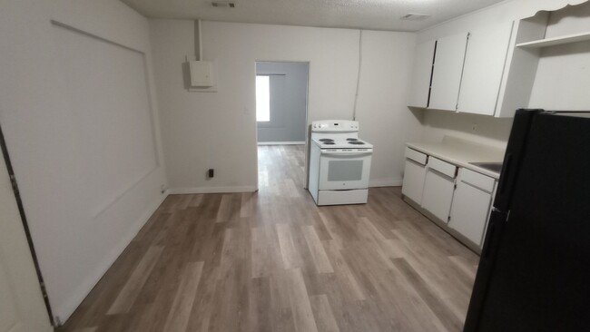Building Photo - 2116 Jemison Ave