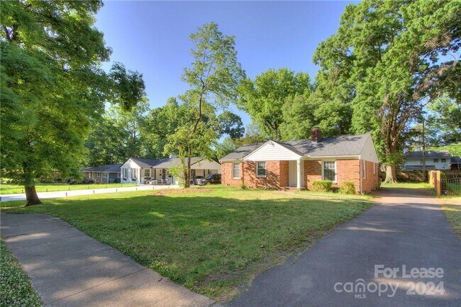 Building Photo - 308 Seneca Pl