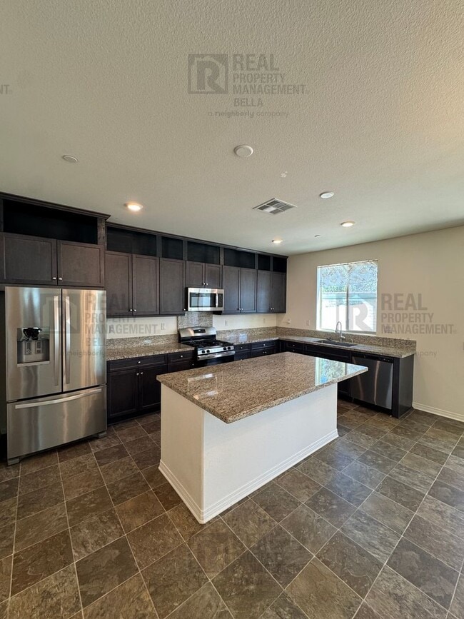 Building Photo - Spacious Menifee Home with Open Floor Plan, Walk-In Closets & Covered Patio