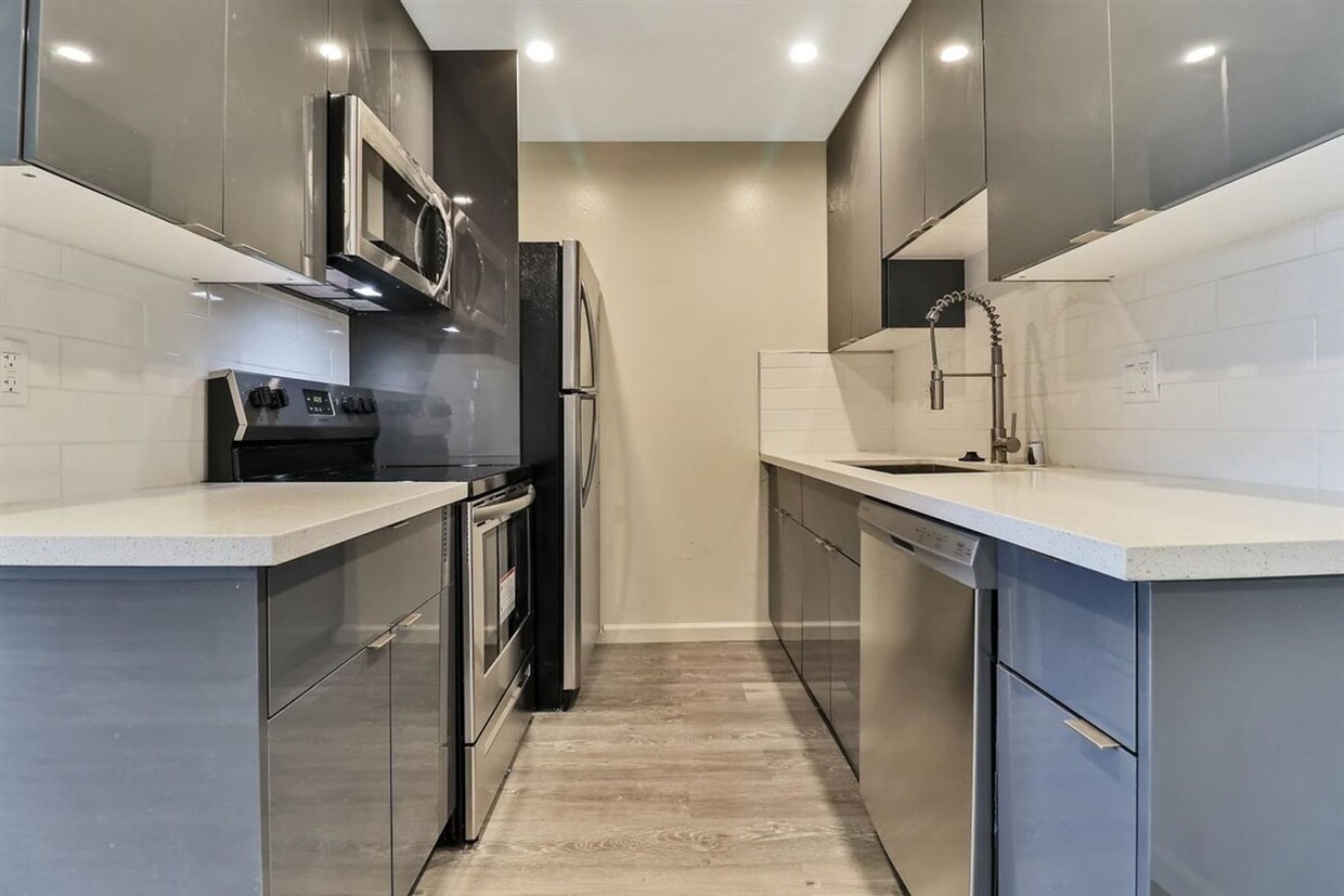 Primary Photo - Middlefield Apartments