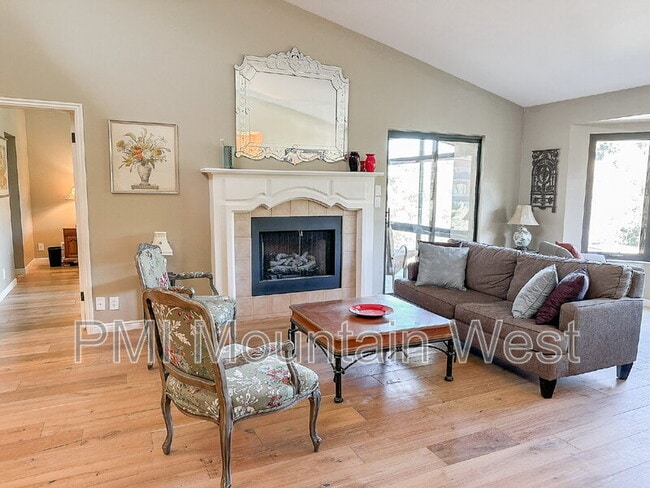 Foto del edificio - 171 E 3rd Ave