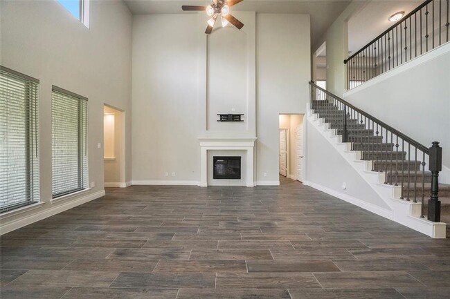 Building Photo - 13302 Lazy River Ln