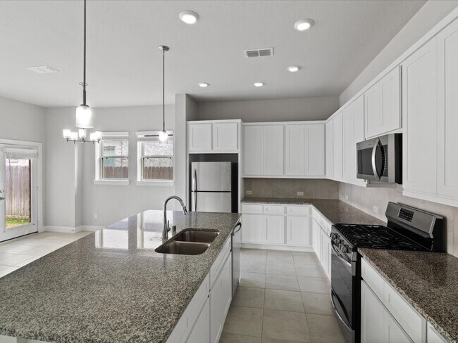 Building Photo - 222 Amaranth Wy