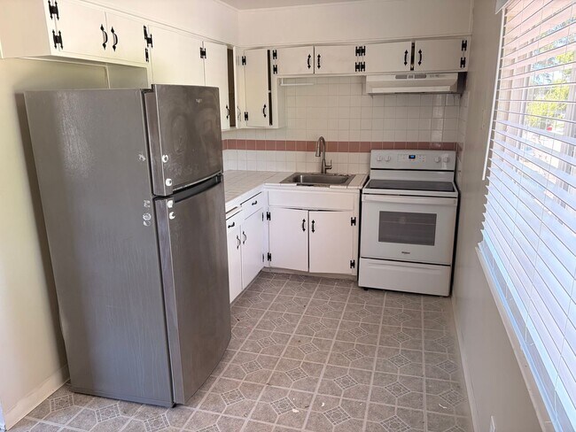 Foto del edificio - 5635 Hoffman Ct