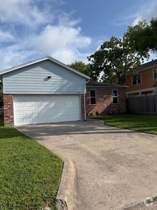 Building Photo - 4910 Alamo Dr