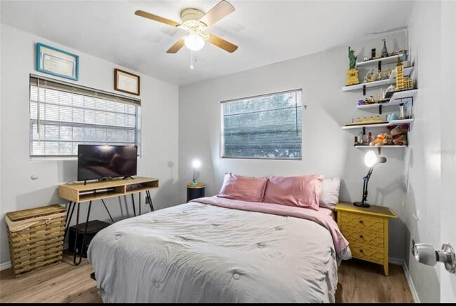 Foto del edificio - 4618 SE 2nd Pl