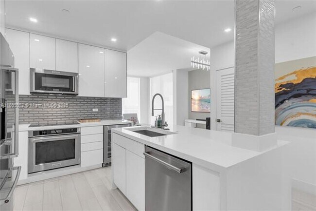 Foto del edificio - 2525 SW 3rd Ave