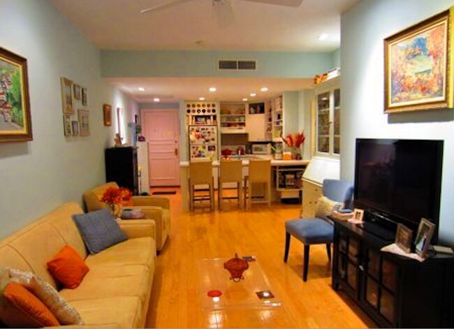 Foto del edificio - 160 Commonwealth Ave