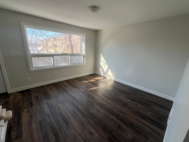 Photo du bâtiment - 225 Queen St