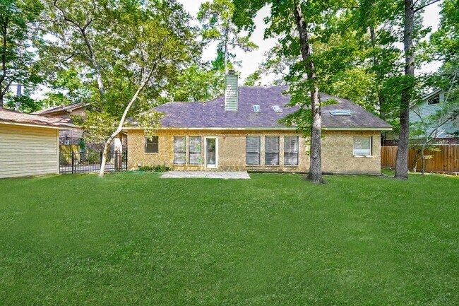 Foto del edificio - 31 Silent Brook Pl
