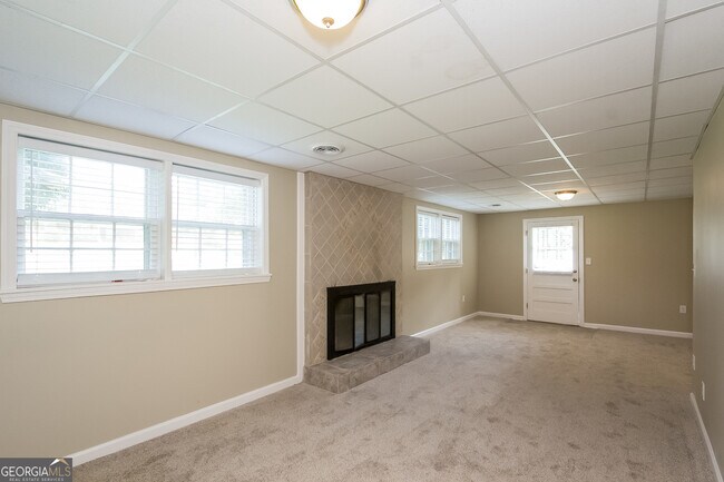 Building Photo - 1451 Cardinal Ln