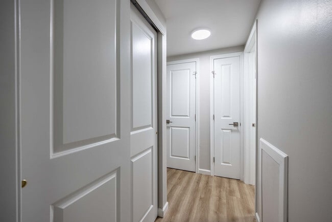 Building Photo - Glenora Gardens