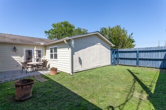 Building Photo - 1171 Park Meadow Dr