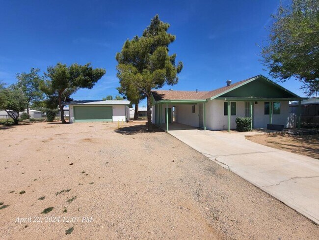 Building Photo - 2845 E McVicar Ave