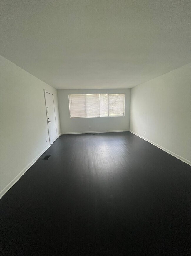 Photo - VANW18062          25 Apartment